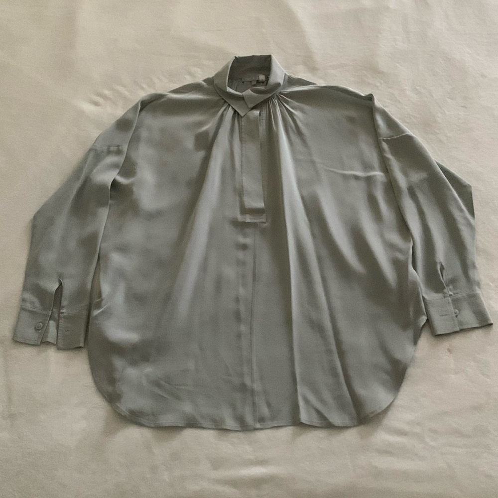 Zoe and Sam 100% Silk Spread Collar Blouse